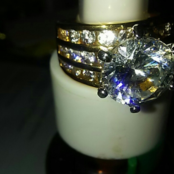 CZ TRIPLE BAND ENGAGEMENT RING💍 - Picture 5 of 7